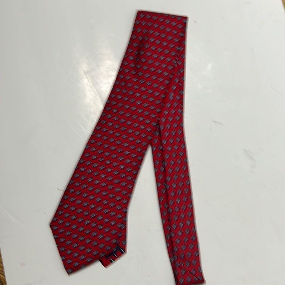 NWT VINEYARD VINES CUSTOM COLLECTION HAMPTONS RUGDY 100% SILK GRAPHIC TIE.